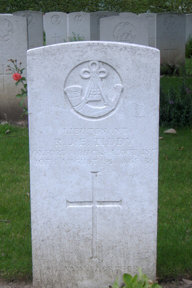 Reginald Tiddy's grave at Laventie